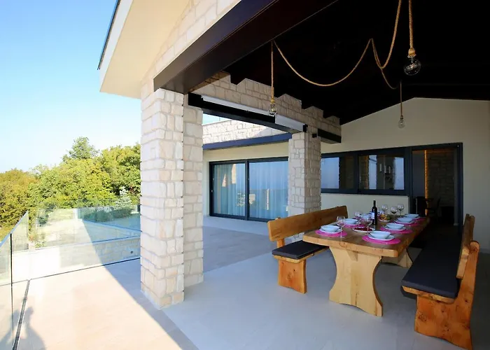 ヴィラ Infinity Šmrika